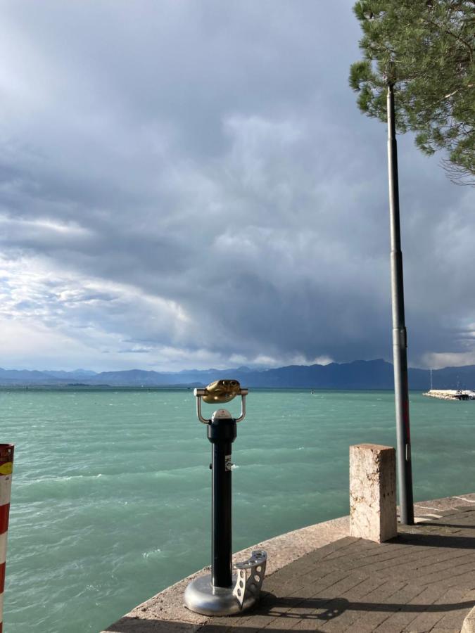 Garda Art&Lake Peschiera del Garda Bagian luar foto